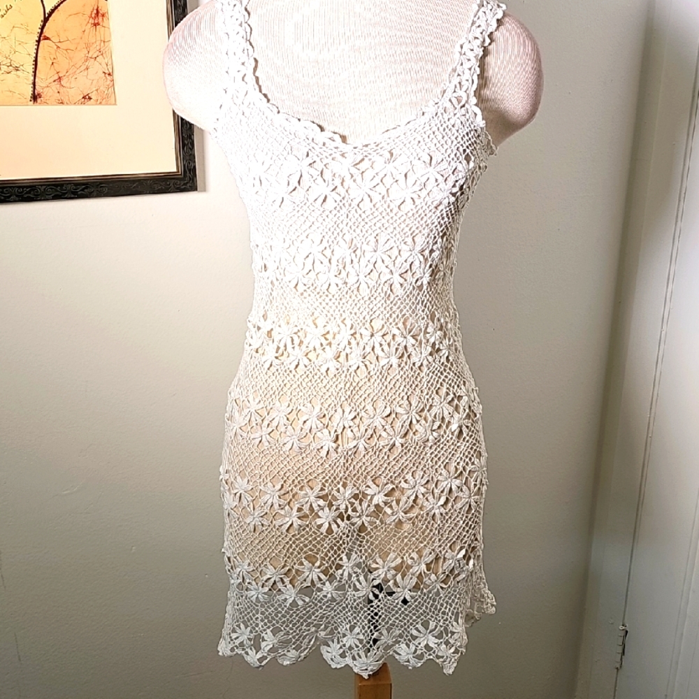 White Crochet Sleeveless Mini Dress. Small, No Tags, Check Photos For Measurment